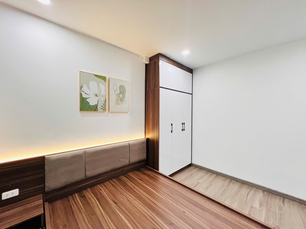 Bán chung cư Eco Green 85m2 3pn,2wc 6.868 tỷ đẹp nhất Nguyễn Xiển nhà có bán công