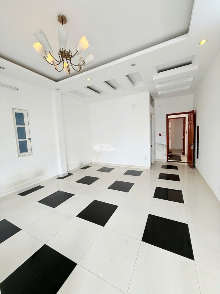 Bán nhà Tân Bình 5x19 x 4 tầng , HXH ngủ trong nhà, gần mặt tiền Phạm Văn Hai 