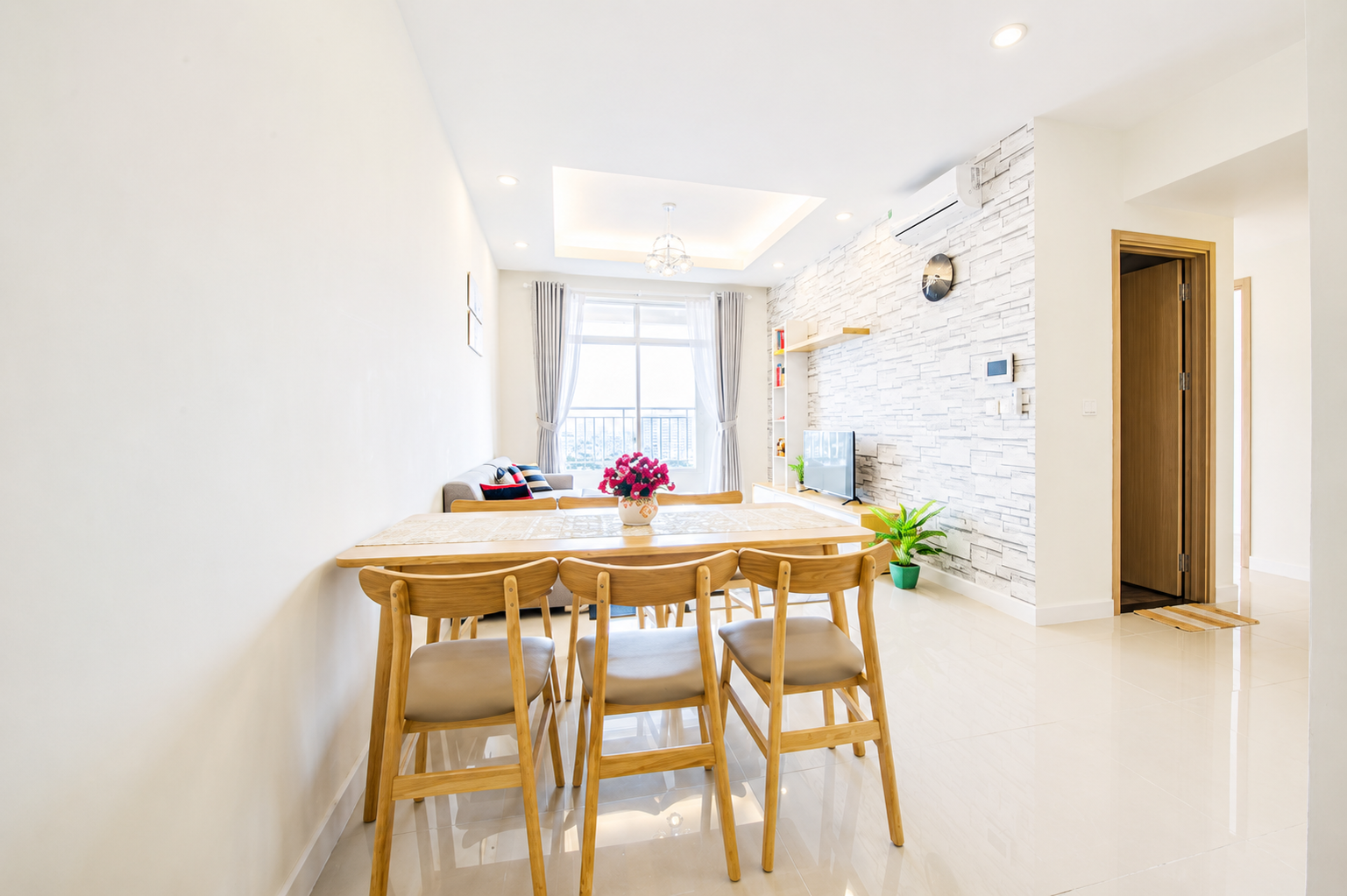 Kẹt Tiền Bán Gấp Căn Hộ Kingston Residence, Phú Nhuận - 80m2, 2PN - Sổ Hồng Riêng - Chỉ 7.7 Tỷ