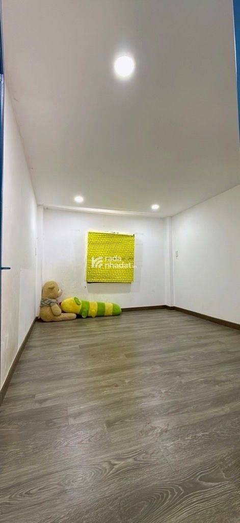 dt 3 x 10 đúc lửng đẹp kiên cố Kế bên siêu thị Aeon Mail  -Gần chợ  , nhà thờ , Trường học 