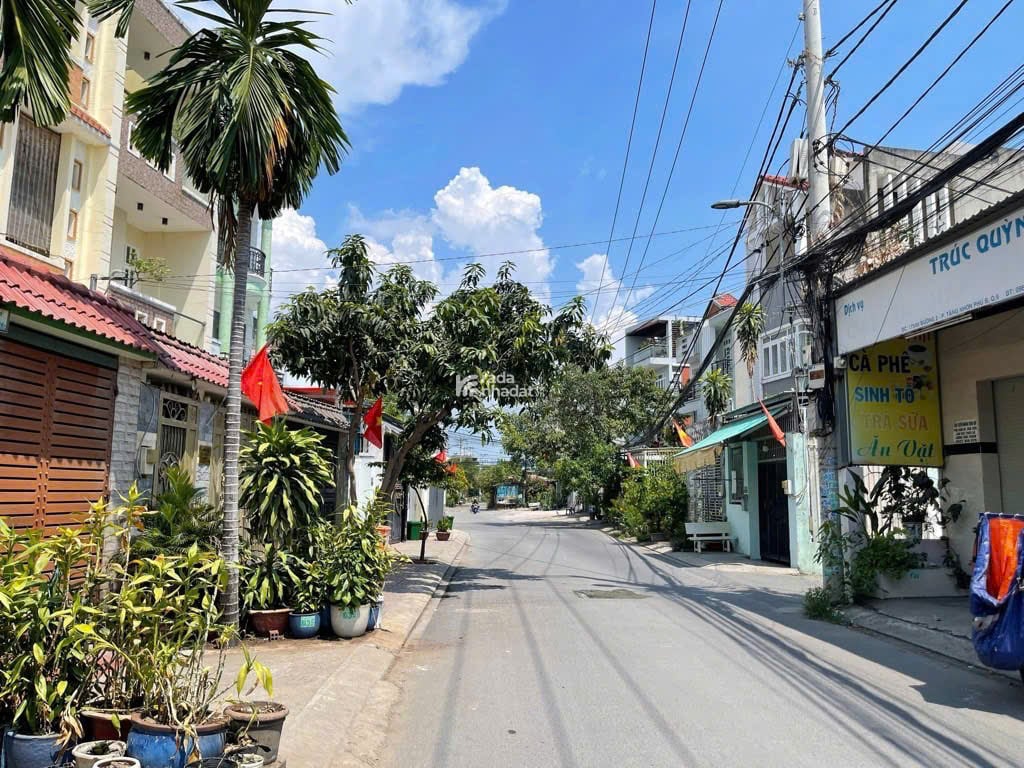  BÁN LỖ 200TR , PHÂN LÔ ĐỒNG BỘ, ĐÌNH PHONG PHÚ, NGAY LÊ VĂN VIỆT CÁCH NGÃ TƯ THỦ ĐỨC 200m.