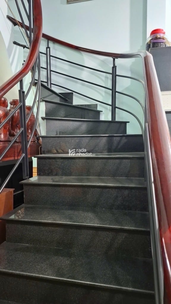 Bán nhà mặt tiền gần trường chinh nguyễn phúc chu