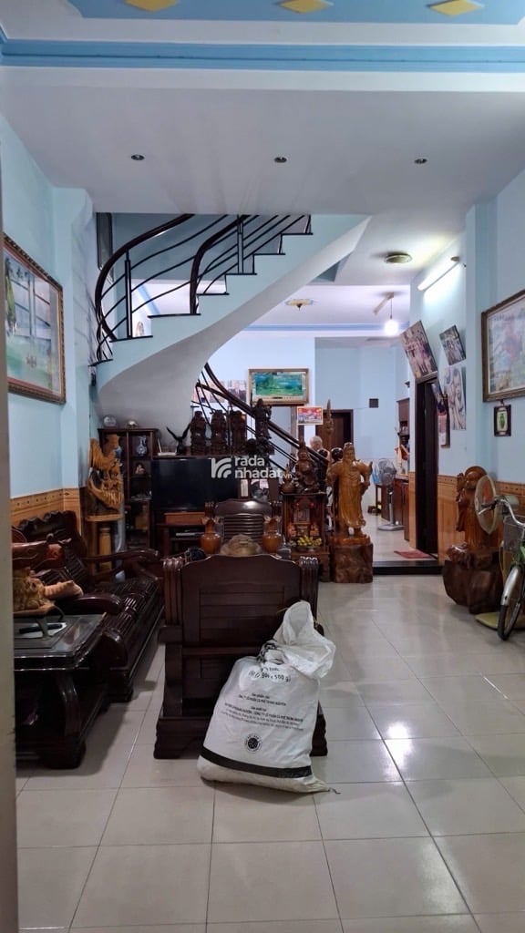 Bán nhà mặt tiền gần trường chinh nguyễn phúc chu