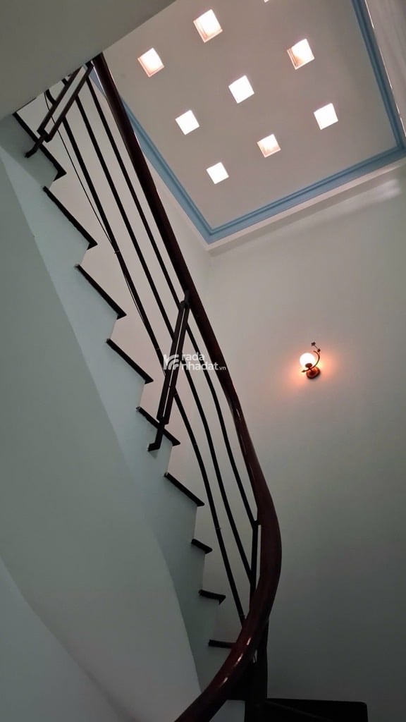 Bán nhà mặt tiền gần trường chinh nguyễn phúc chu