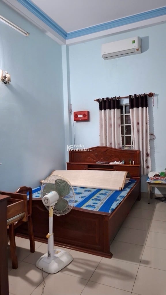 Bán nhà mặt tiền gần trường chinh nguyễn phúc chu