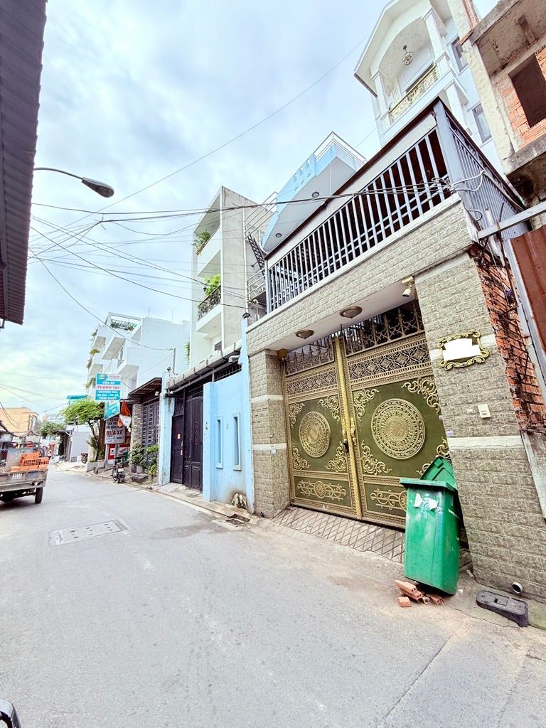 Tòa nhà CHDV mặt tiền Tống Văn Hên, 120m2, 6 tầng, 16phòng, DT 70tr/th, Chỉ 17.5 tỷ