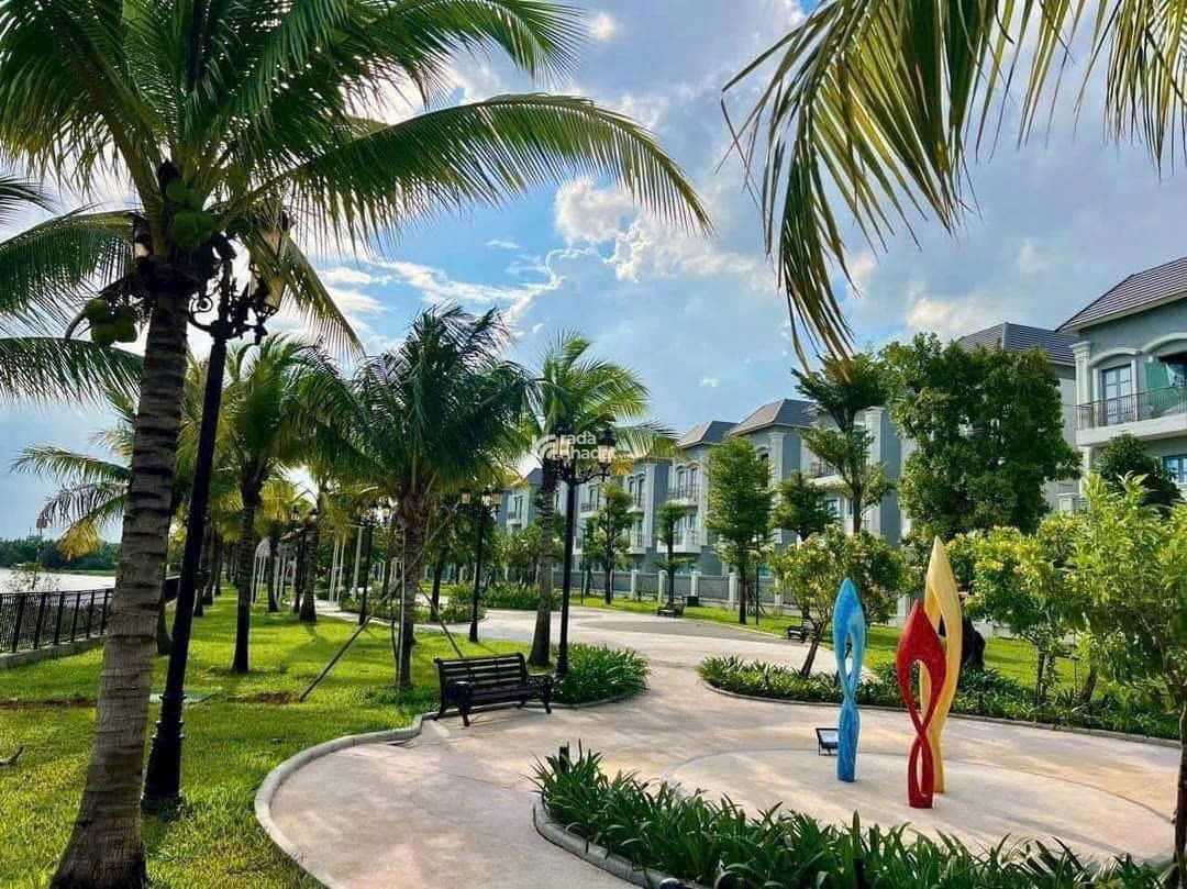 ĐÃ HOÀN THIỆN & CÓ SỔ, BÁN NHÀ PHỐ VINHOMES GRAND PARK, GIÁ CHỈ 17 TỶ