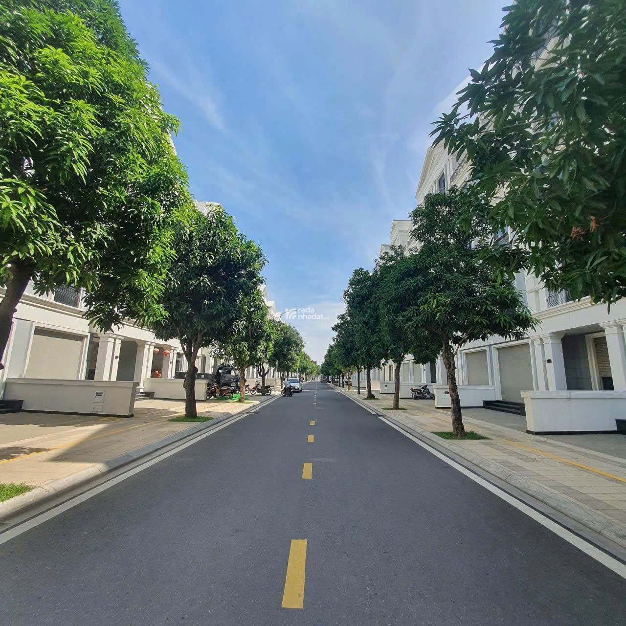 ĐÃ HOÀN THIỆN & CÓ SỔ, BÁN NHÀ PHỐ VINHOMES GRAND PARK, GIÁ CHỈ 17 TỶ