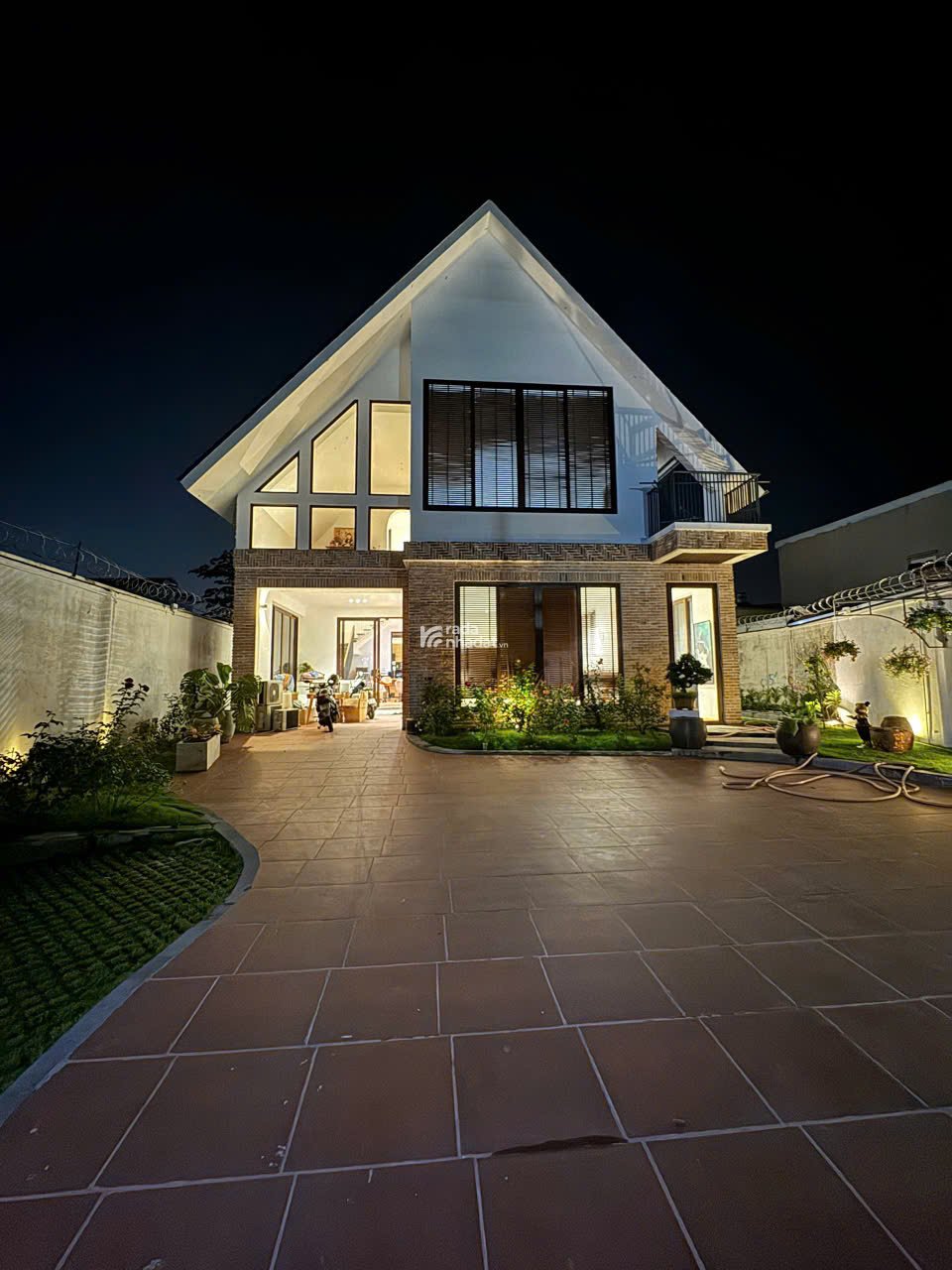 Cần bán gấp biệt thự vườn Huỳnh Thì Tươi P.Tân BÌnh Dĩ An Bình DƯơng