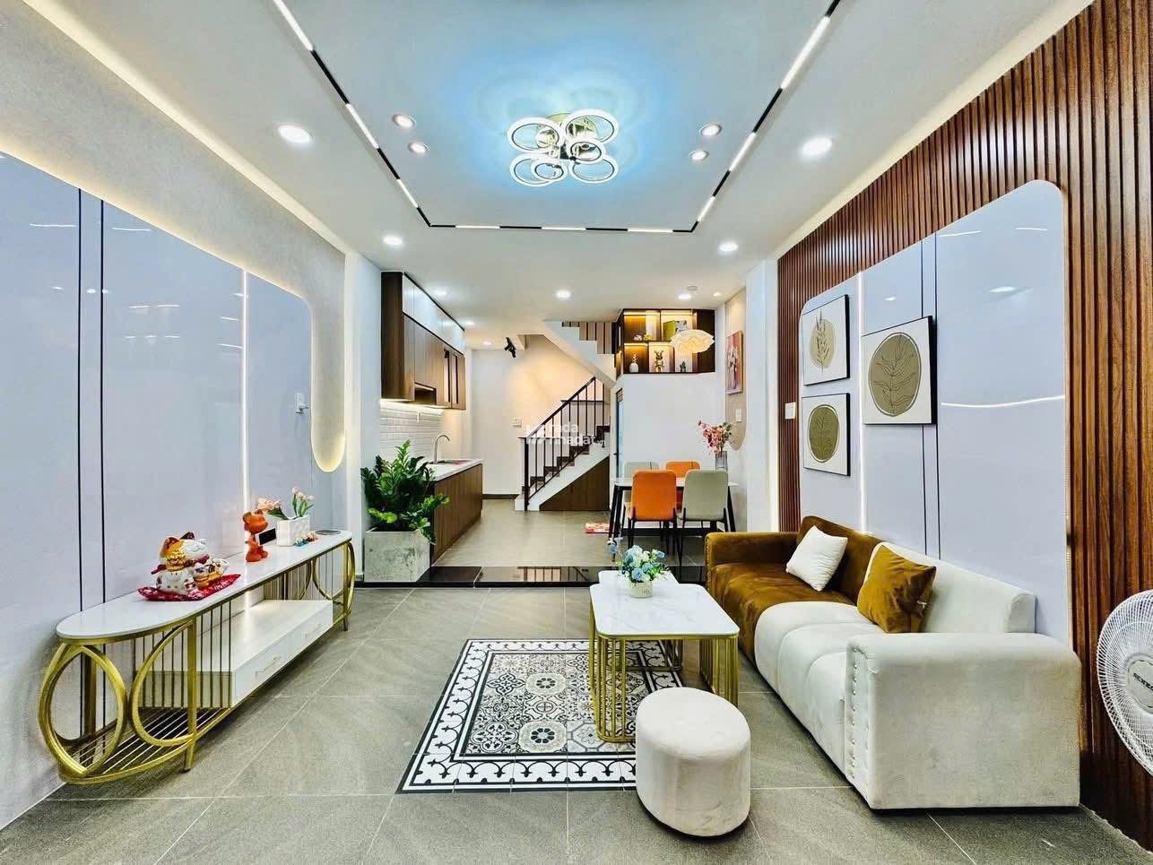 Bán NR Lê Văn Duyệt, 2,75 tỷ, 43m2, 4PN, 5WC, 3 tầng, giá cực chất 