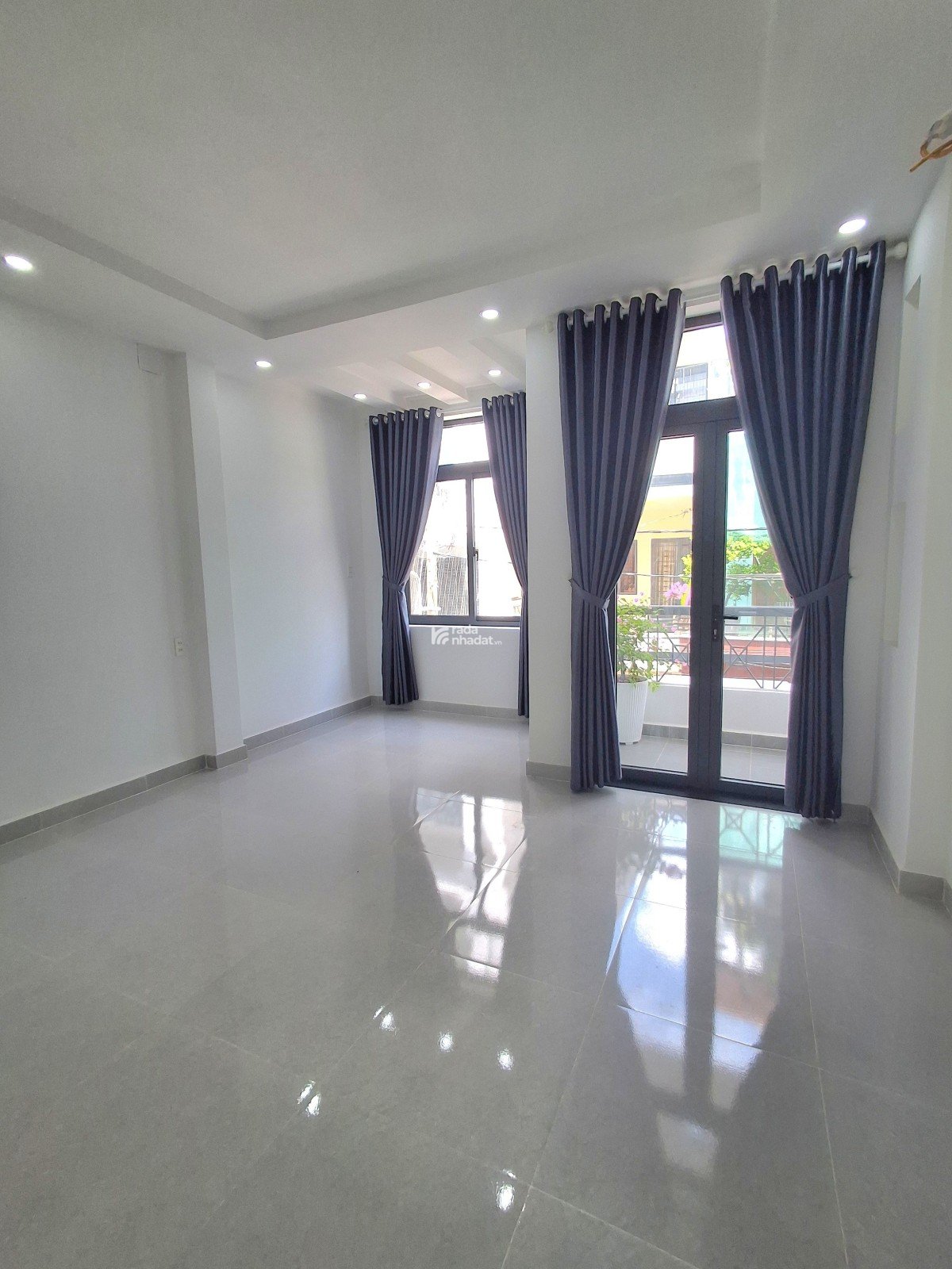 NHÀ 3 TẦNG MỚI CENG, HẺM XE HƠI 