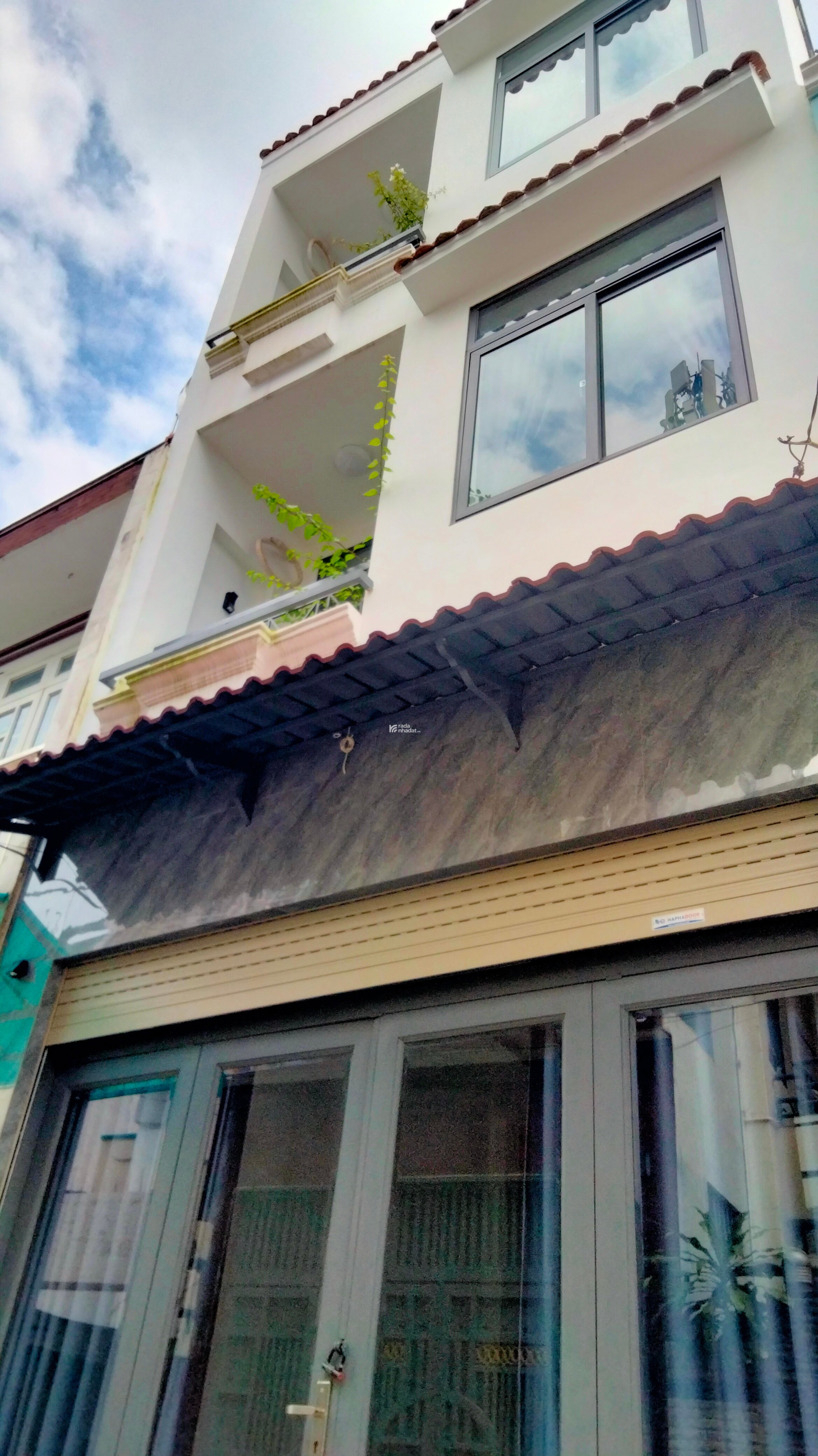 NHÀ 3 TẦNG MỚI CENG, HẺM XE HƠI 