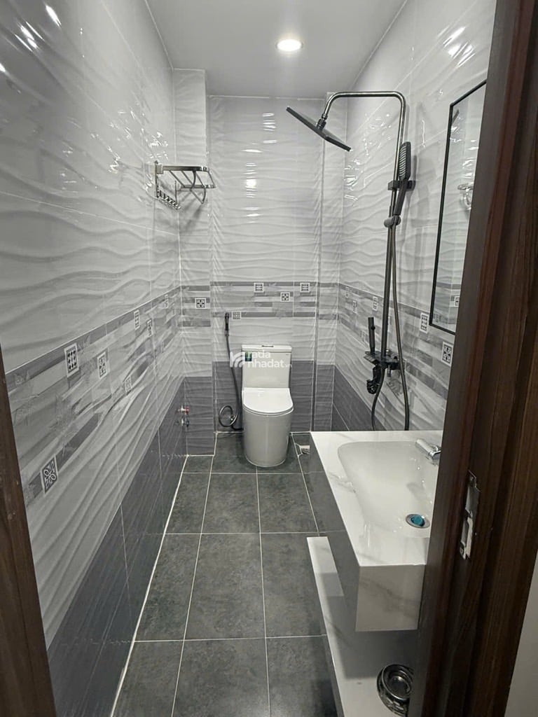 CĂN HỘ DỊCH VỤ CAO CẤP, DÒNG TIỀN ỔN