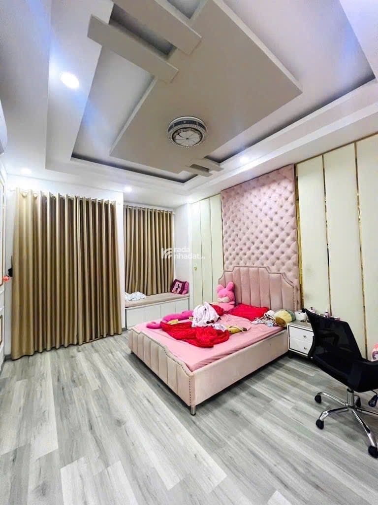  4Lầu mới keng,dtsd 240m2,4PN,xe hơi tới cửa nhà ngay Tên Lửa Bình Tân.Chính chủ chào hơn 6tỷ(TL)