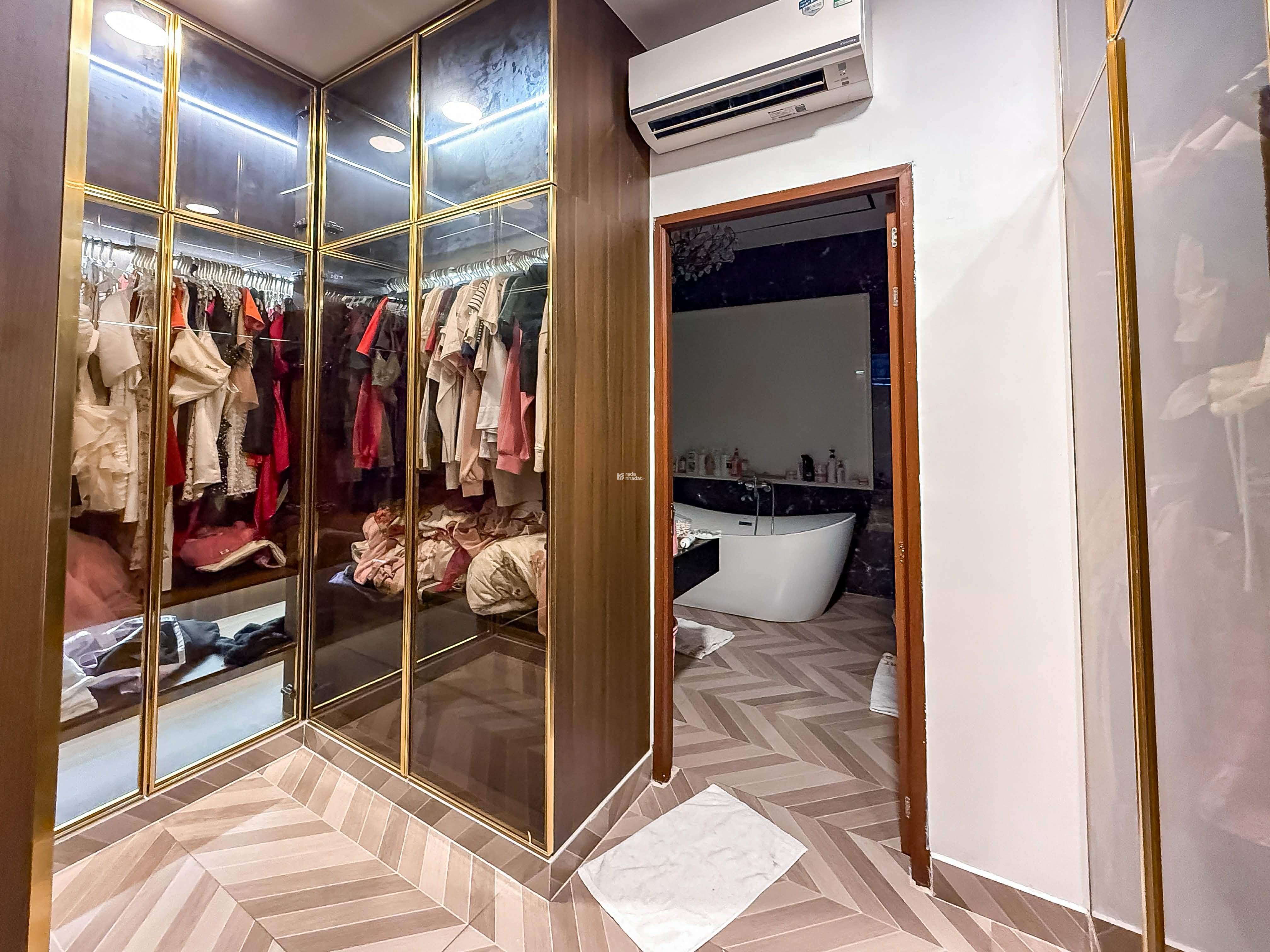 BIỆT THỰ NGHỈ DƯỠNG 310M2 - 5 TẦNG THANG MÁY - HỒ BƠI - GARAGE - BÙI ĐÌNH TUÝ, BÌNH THẠNH