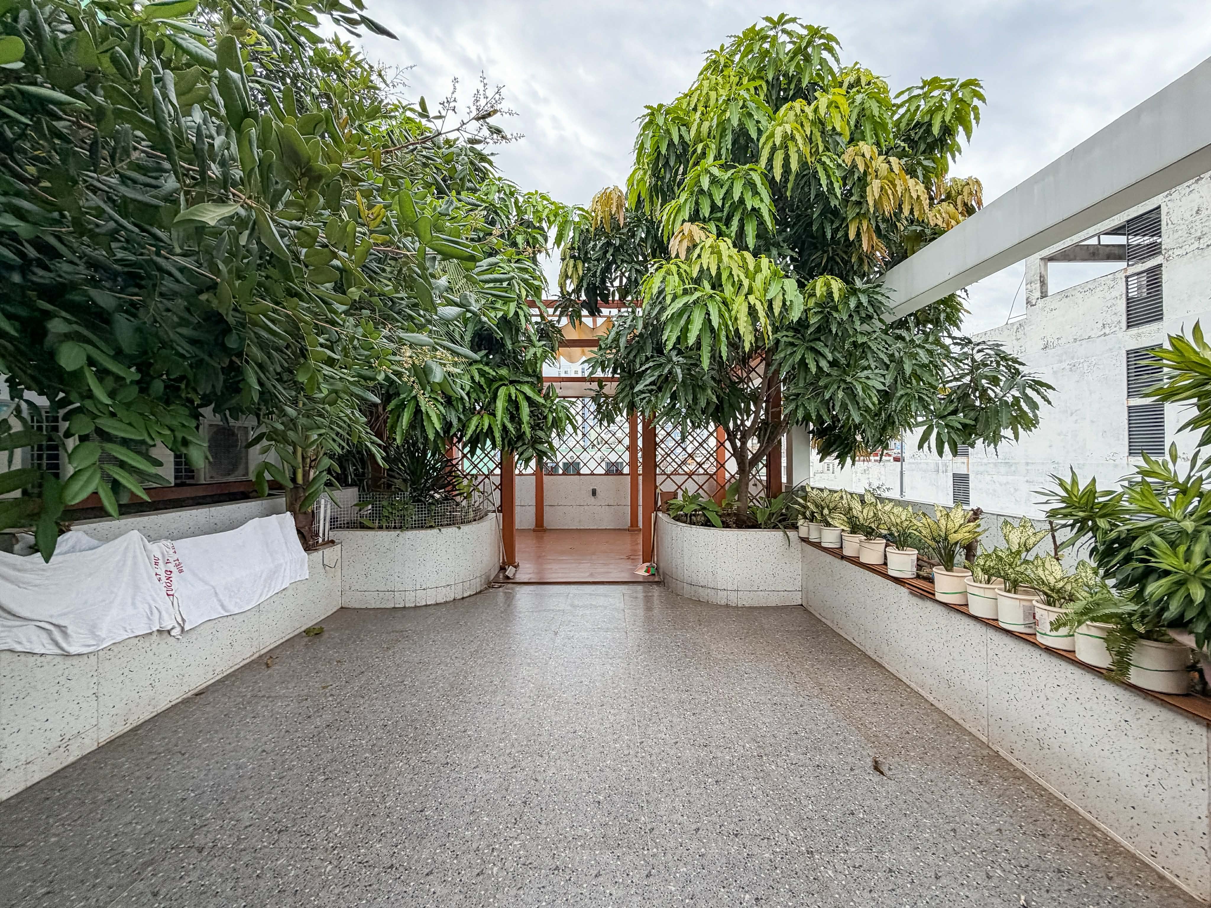 BIỆT THỰ NGHỈ DƯỠNG 310M2 - 5 TẦNG THANG MÁY - HỒ BƠI - GARAGE - BÙI ĐÌNH TUÝ, BÌNH THẠNH