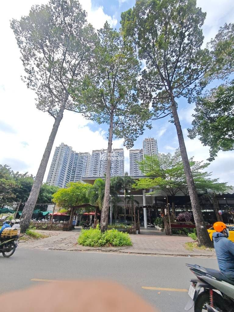 2 MT TÔ HIẾN THÀNH - ĐỐI DIỆN KINGDOM - GẦN BIG C QUẬN 10 -DT: 4 X 40M- 43 TỶ