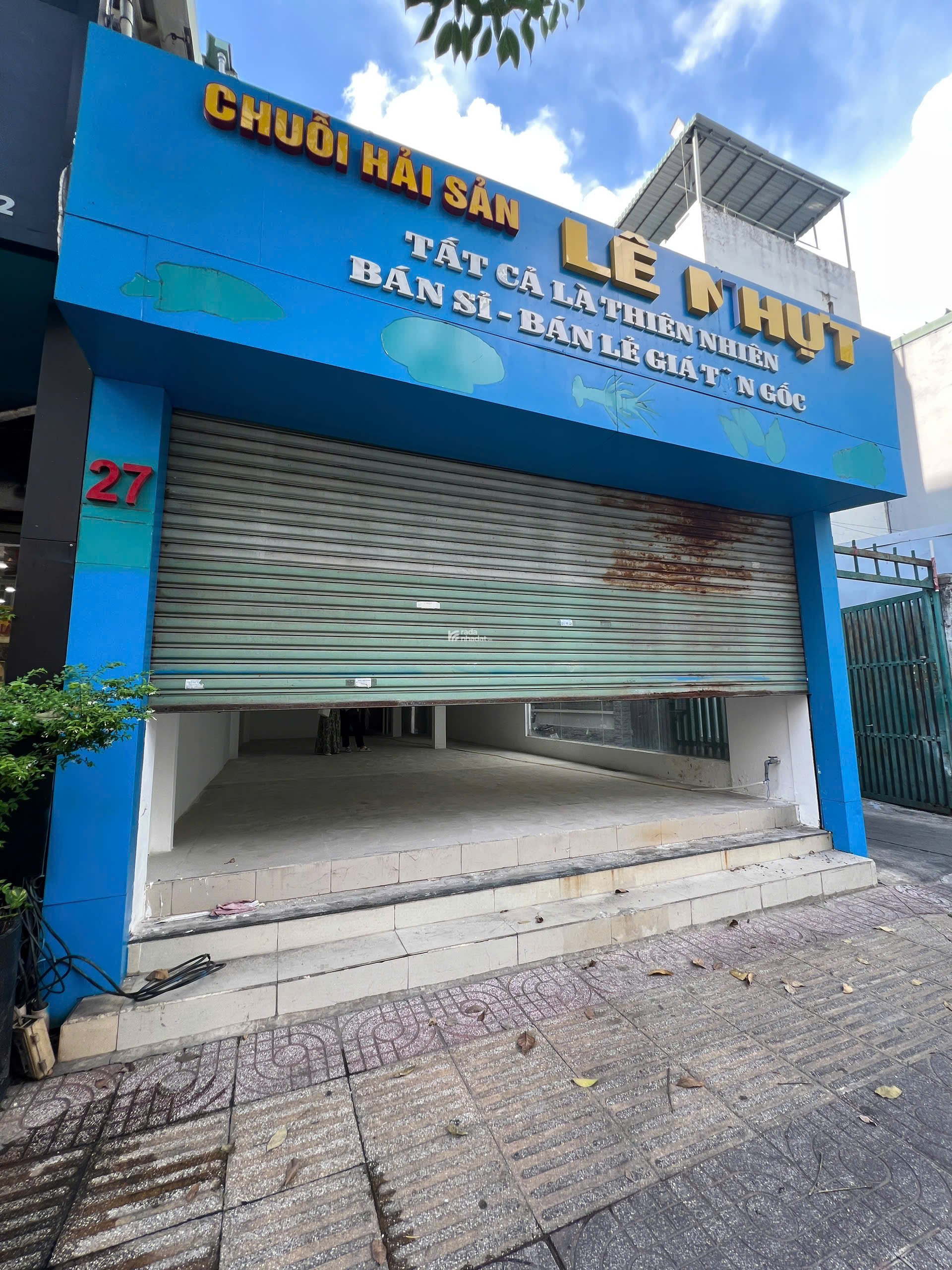 Nhà mặt phố mặt tiền rộng căn góc