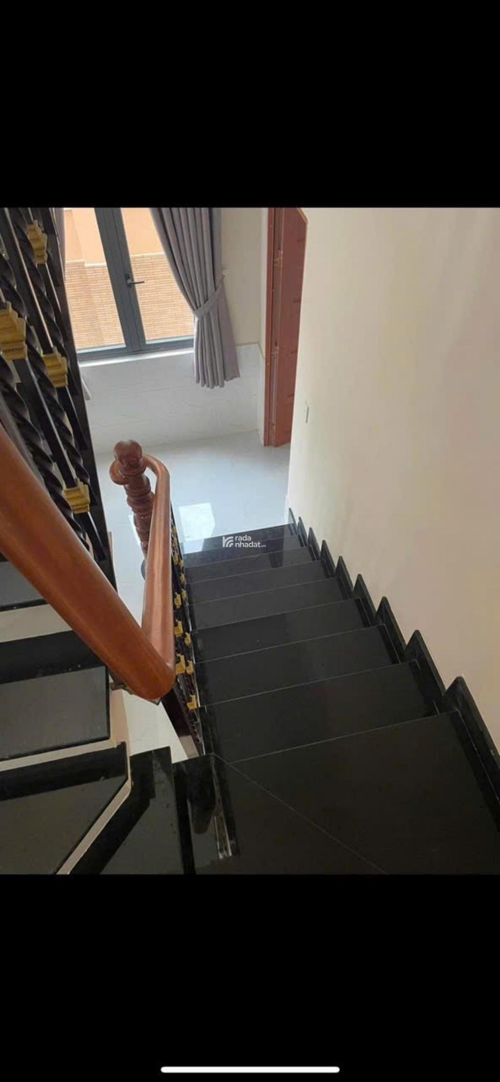 MẶT TIỀN LÔ GÓC KINH DOANH CỰC ĐỈNH 3 TẦNG GẦN BV THỦ ĐỨC, 7,5X26, NHỈNH 11 TỶ.