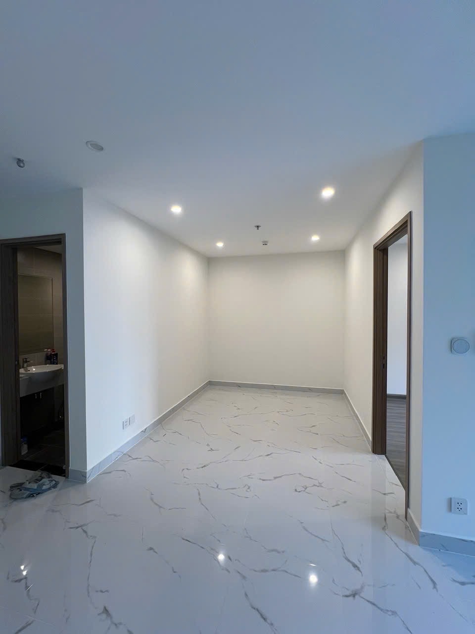 cần bán căn BS10: 1pn giá bán 3.3tỷ btp