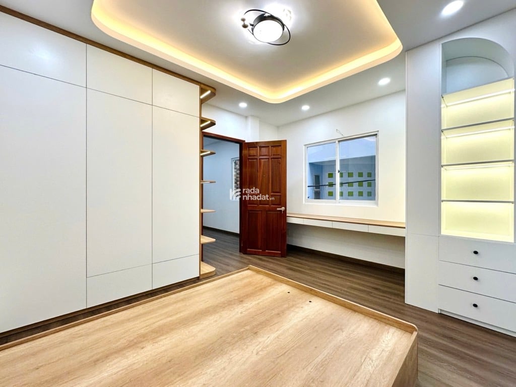 GIÁ GIẢM SIÊU SÂU, HẺM 7M NGUYỄN ĐÌNH CHÍNH, PHÚ NHUẬN, 4 TẦNG MỚI Ở NGAY. GIẢM 6T CHỈ 11.8T TL 