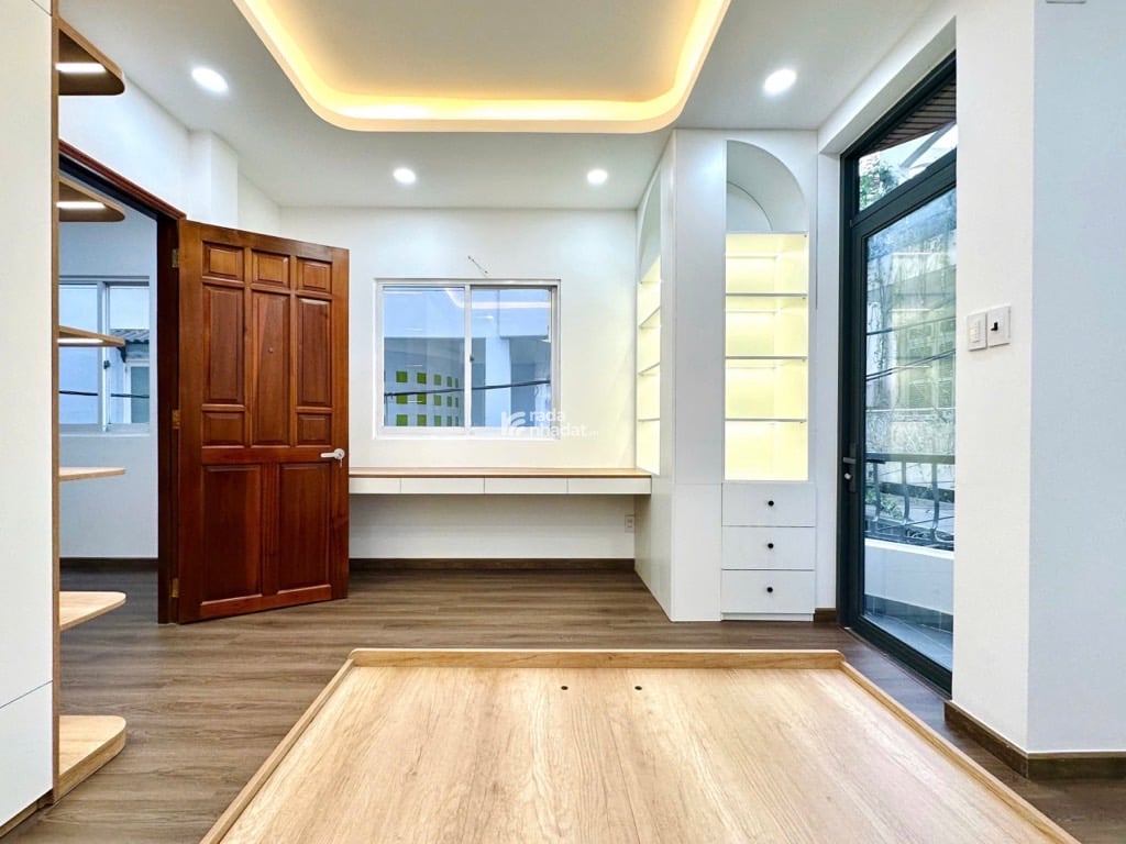 GIÁ GIẢM SIÊU SÂU, HẺM 7M NGUYỄN ĐÌNH CHÍNH, PHÚ NHUẬN, 4 TẦNG MỚI Ở NGAY. GIẢM 6T CHỈ 11.8T TL 