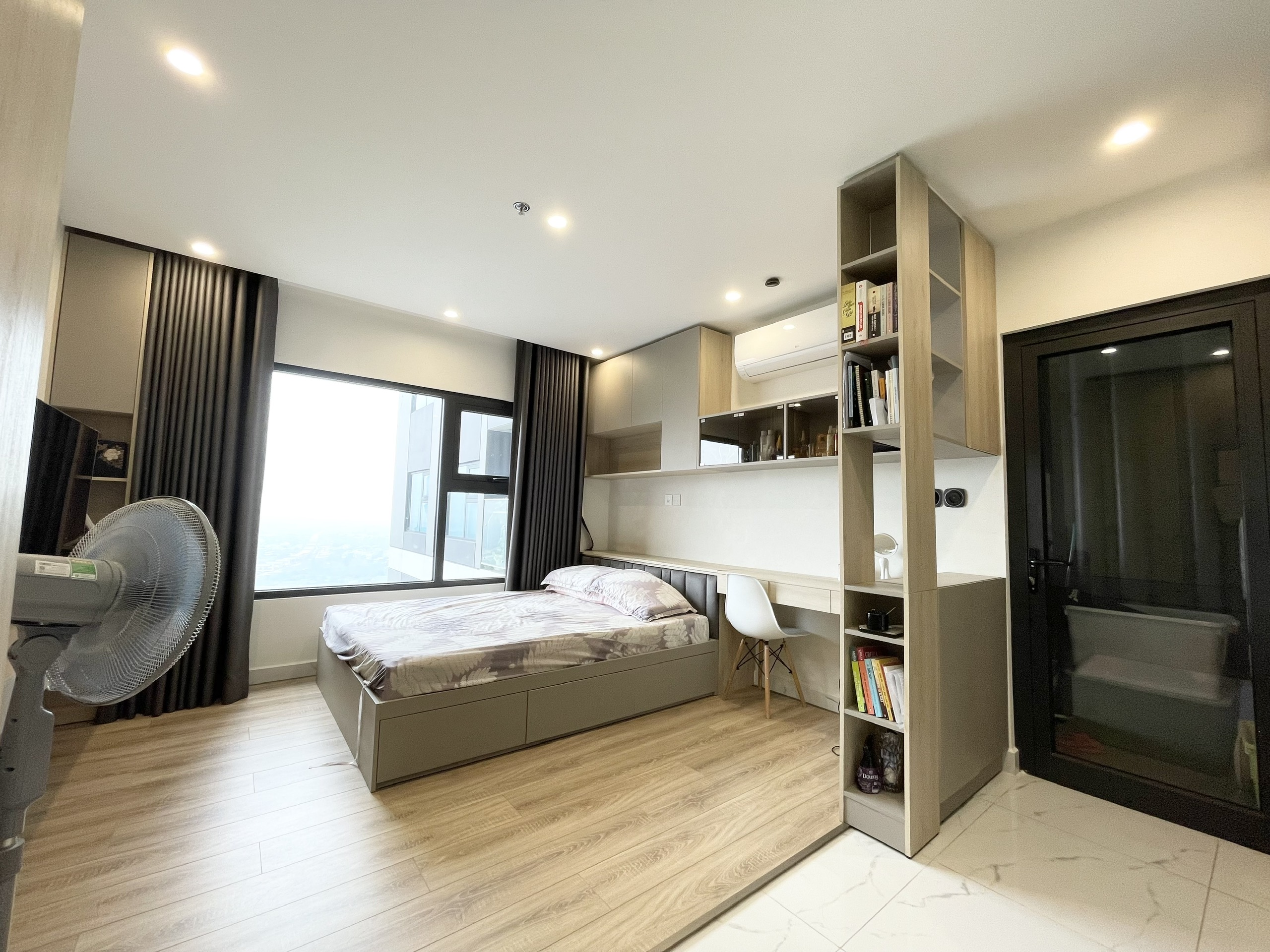 Chính chủ bán STUDIO 37m2 CÓ SỔ HỒNG FULL NỘI THẤT CHỈ 2,29 TỶ TẠI VINHOMES GRAND PARK