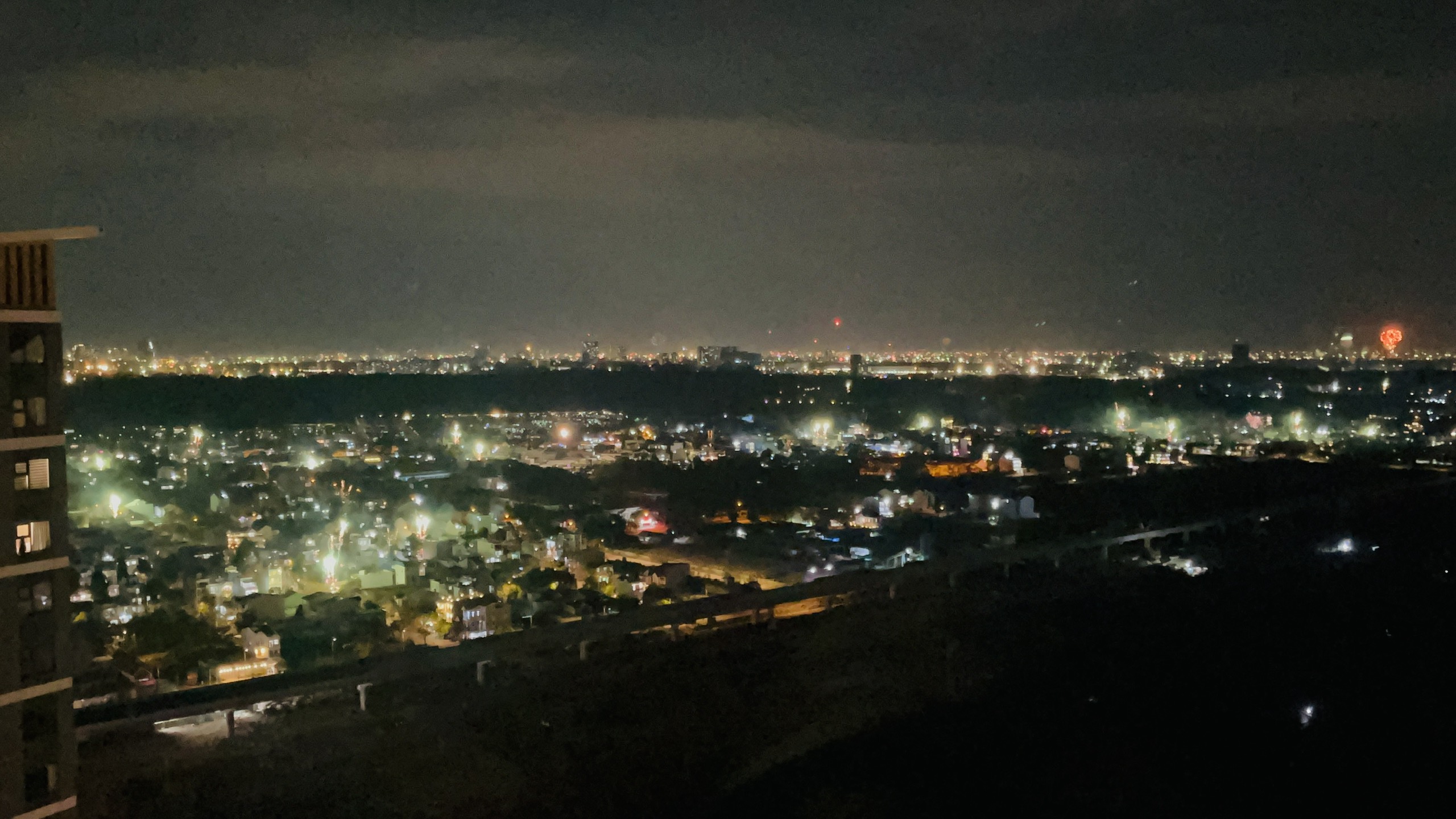 Chính chủ bán STUDIO 37m2 CÓ SỔ HỒNG FULL NỘI THẤT CHỈ 2,29 TỶ TẠI VINHOMES GRAND PARK