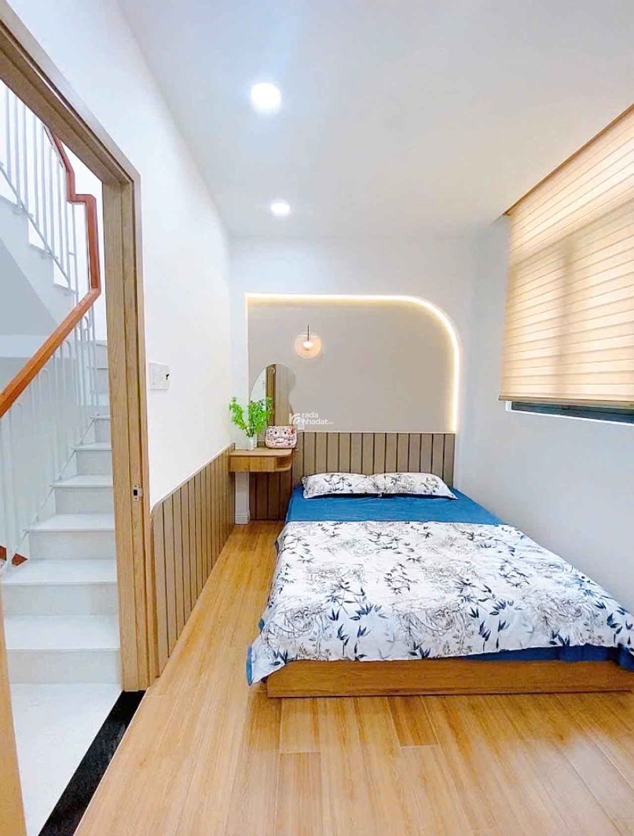 Nhà mới Nguyễn Trọng Tuyển - QUẬN PHÚ NHUẬN - Sổ vuông 88 m2 - 4 Tầng - 5.9 tỷ