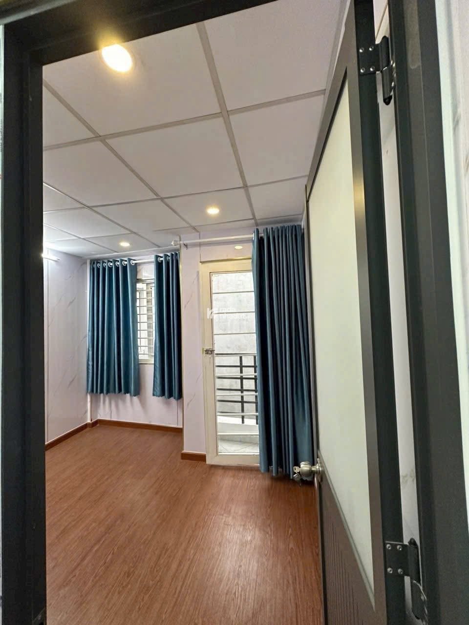 Bán nhà 2 lầu 33m2 sát mặt tiền đường Đặng Chất Phường 2 Quận 8, sổ riêng