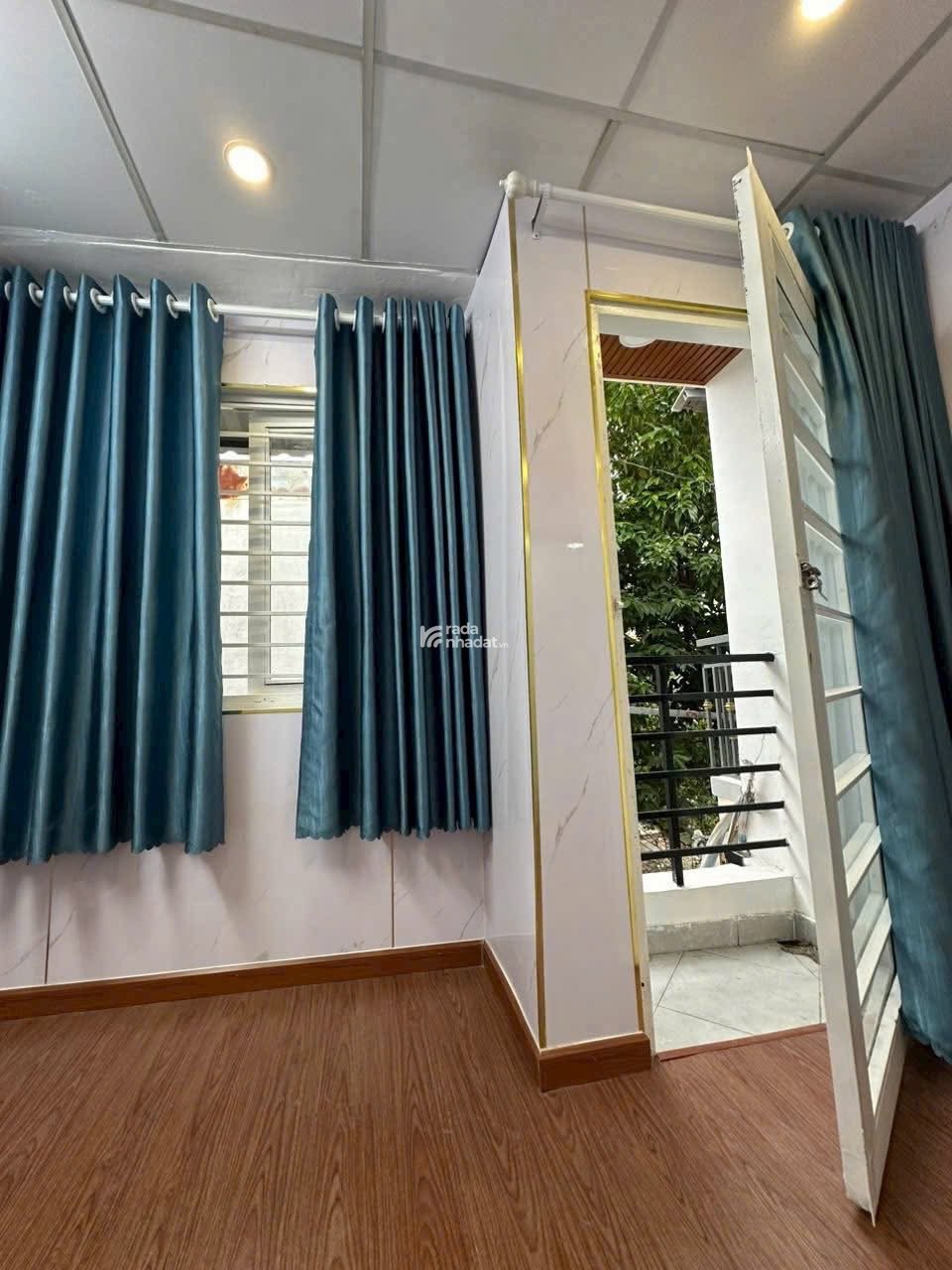 Bán nhà 2 lầu 33m2 sát mặt tiền đường Đặng Chất Phường 2 Quận 8, sổ riêng