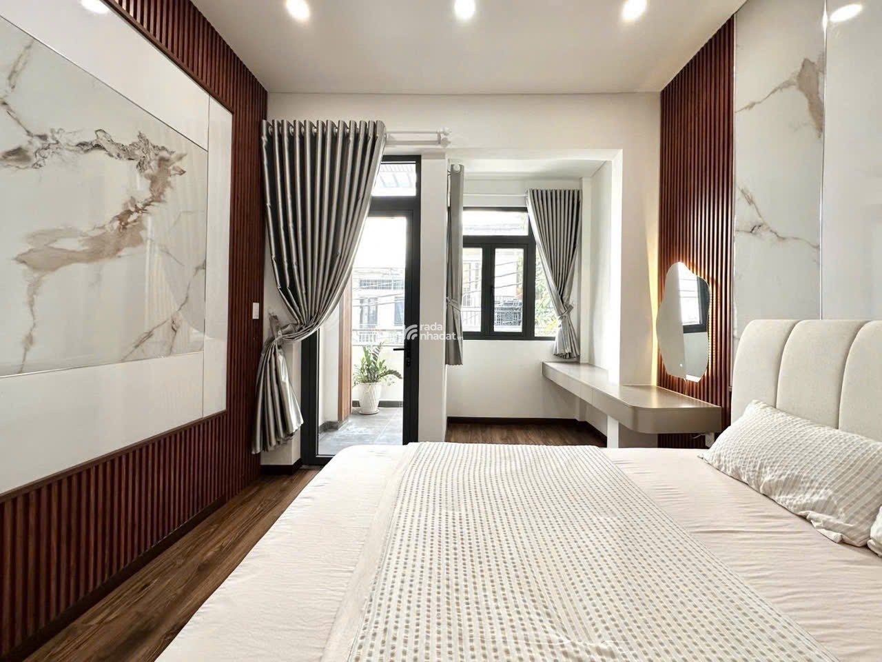 XÔ VIẾT NGHỆ TĨNH - HẺM KINH DOANH XE TẢI THÔNG - NHÀ ĐẸP FULL NỘI THẤT 3 TẦNG, 4 PN - 50M2 