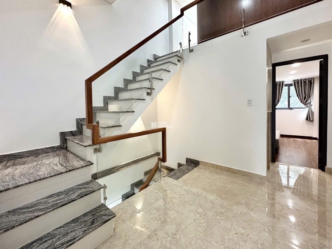 XÔ VIẾT NGHỆ TĨNH - HẺM KINH DOANH XE TẢI THÔNG - NHÀ ĐẸP FULL NỘI THẤT 3 TẦNG, 4 PN - 50M2 