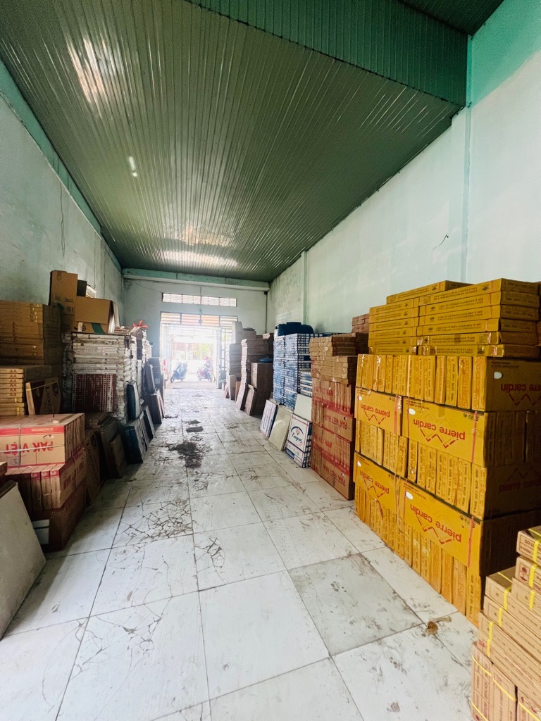 BÁN GẤP NHÀ XƯỞNG 264M2 - NGAY ĐẶNG THÚC VỊNH - HÓC MÔN- GIÁ CHỈ 24.6 TRIỆU/M2