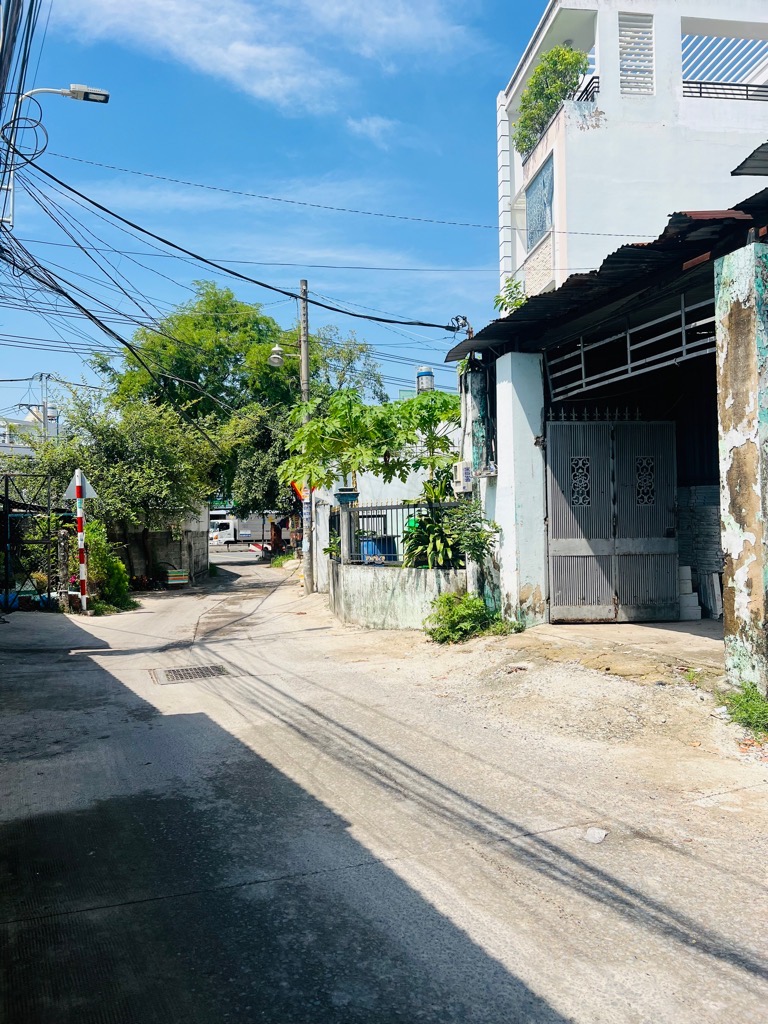 BÁN GẤP NHÀ XƯỞNG 264M2 - NGAY ĐẶNG THÚC VỊNH - HÓC MÔN- GIÁ CHỈ 24.6 TRIỆU/M2