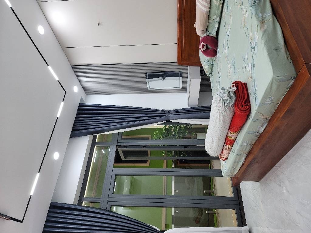  Mô tả: hẻm 8M sau lưng mặt tiền, ngang 4,1M dài 17,6M công nhận hoàn công đủ.