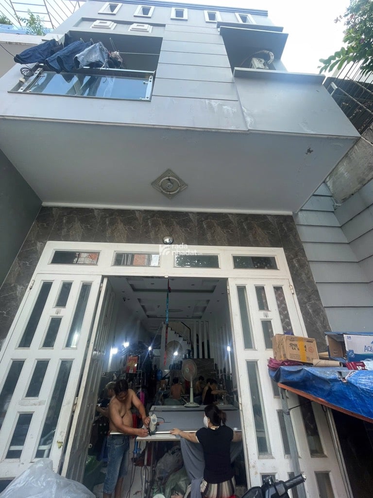  Kết cấu 1 trệt 1 lầu. Gồm 3PN, 2WC. Đang cho thuê 15 triệu/tháng. 