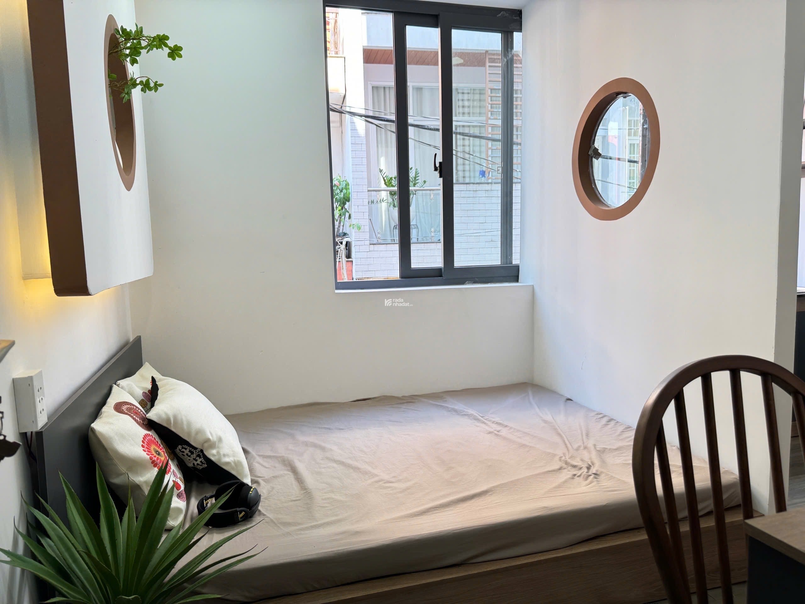 CĂN HỘ TÁCH BẾP FULL NỘI THẤT CỬA SỔ GIÁ HSSV NGAY VỊ TRÍ QUẬN 10