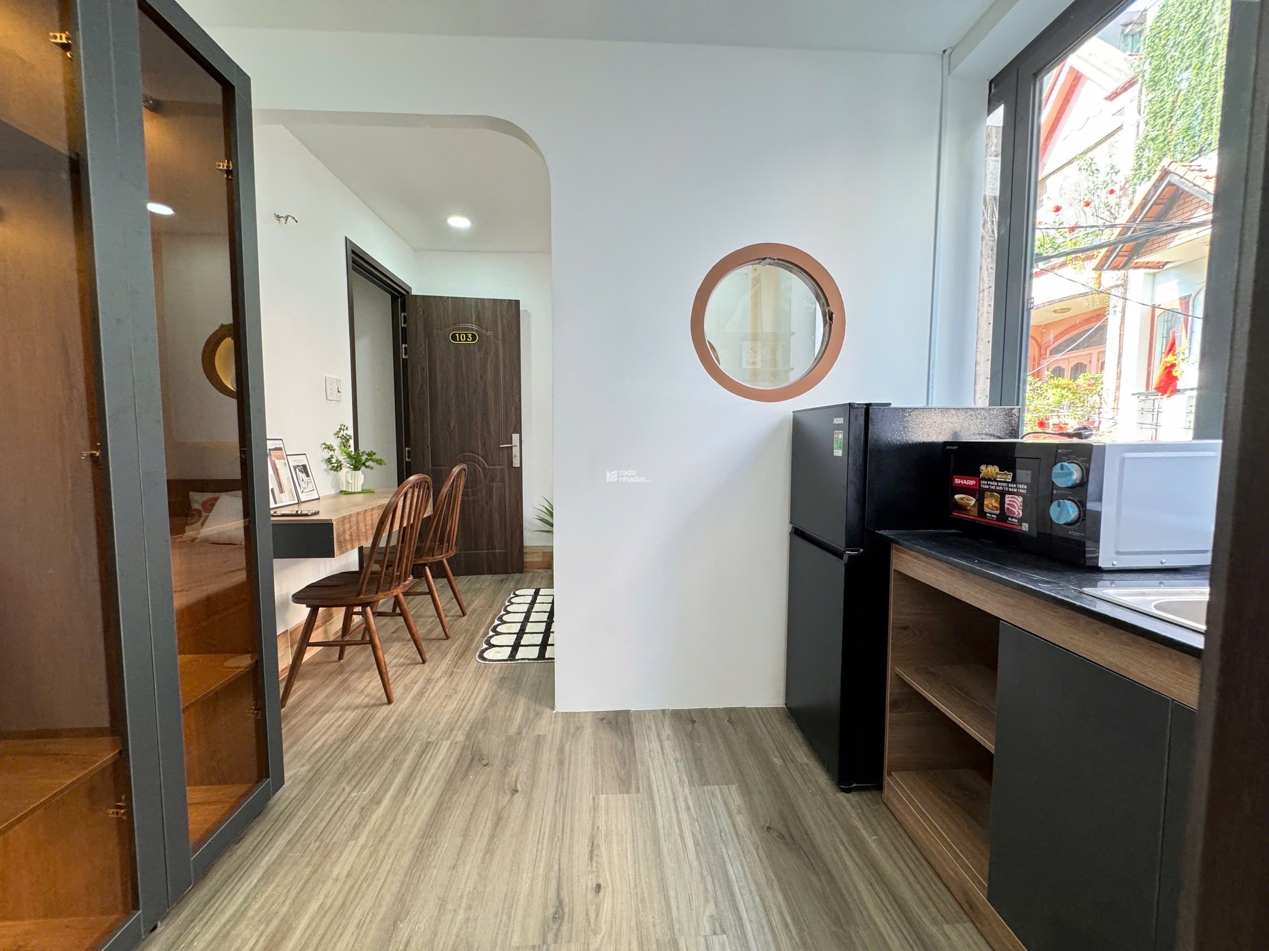 CĂN HỘ TÁCH BẾP FULL NỘI THẤT CỬA SỔ GIÁ HSSV NGAY VỊ TRÍ QUẬN 10