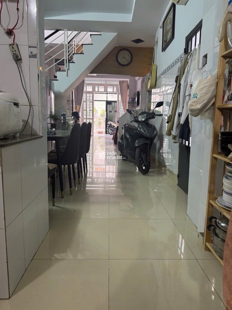 NHÀ HẺM 6m, SÁT MẶT TIỀN, GẦN CHỢ THỦ ĐỨC, DÒNG TIỀN 30tr/th, 8X42 NHỈNH 19 TỶ.