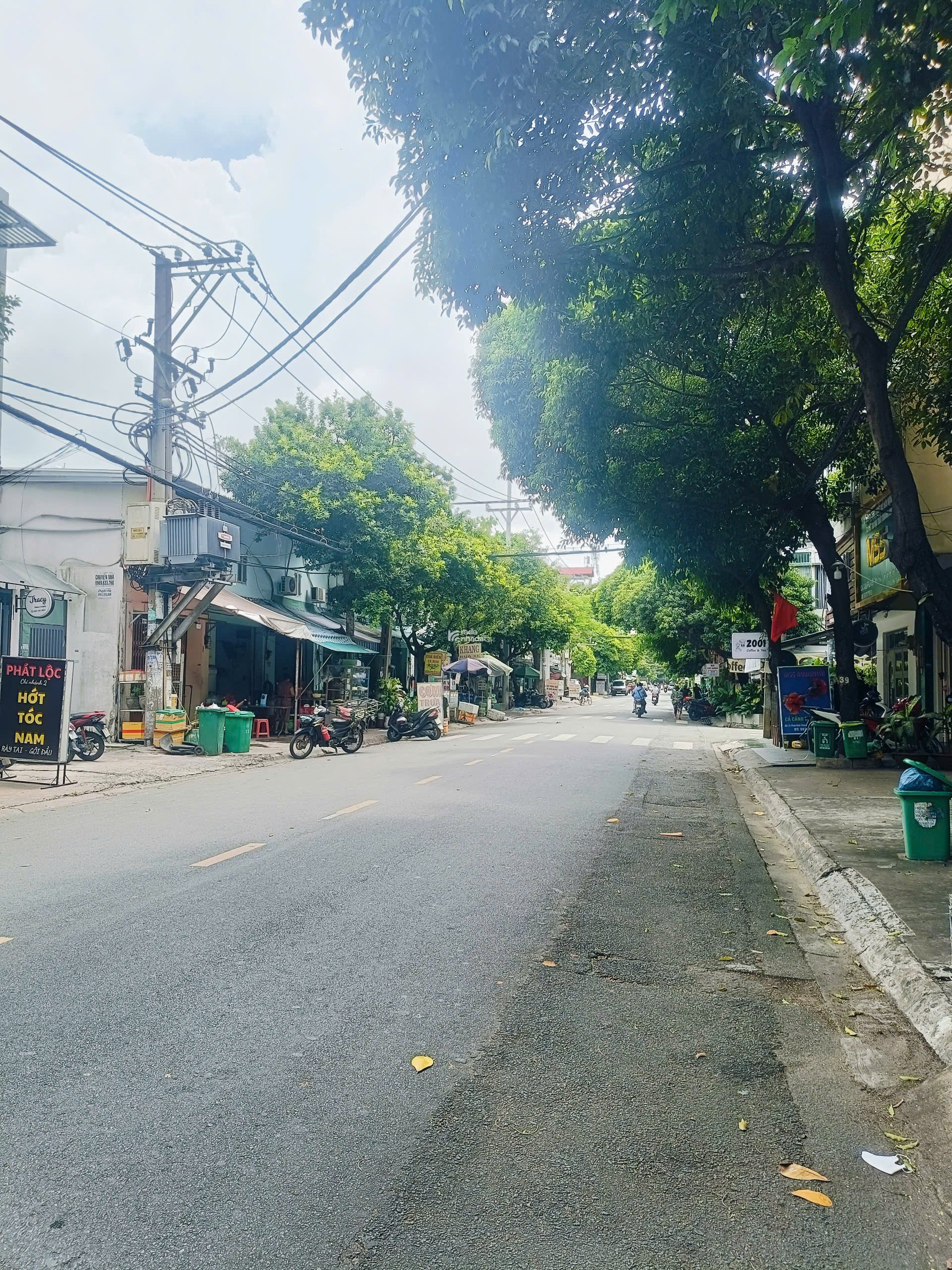 Bán nhà căn góc 2mt hẻm Gò Dầu. Q Tân Phú. DT: 4.5x17 (75m2). 4 Tầng. Giá: 10,8 Tỷ TL