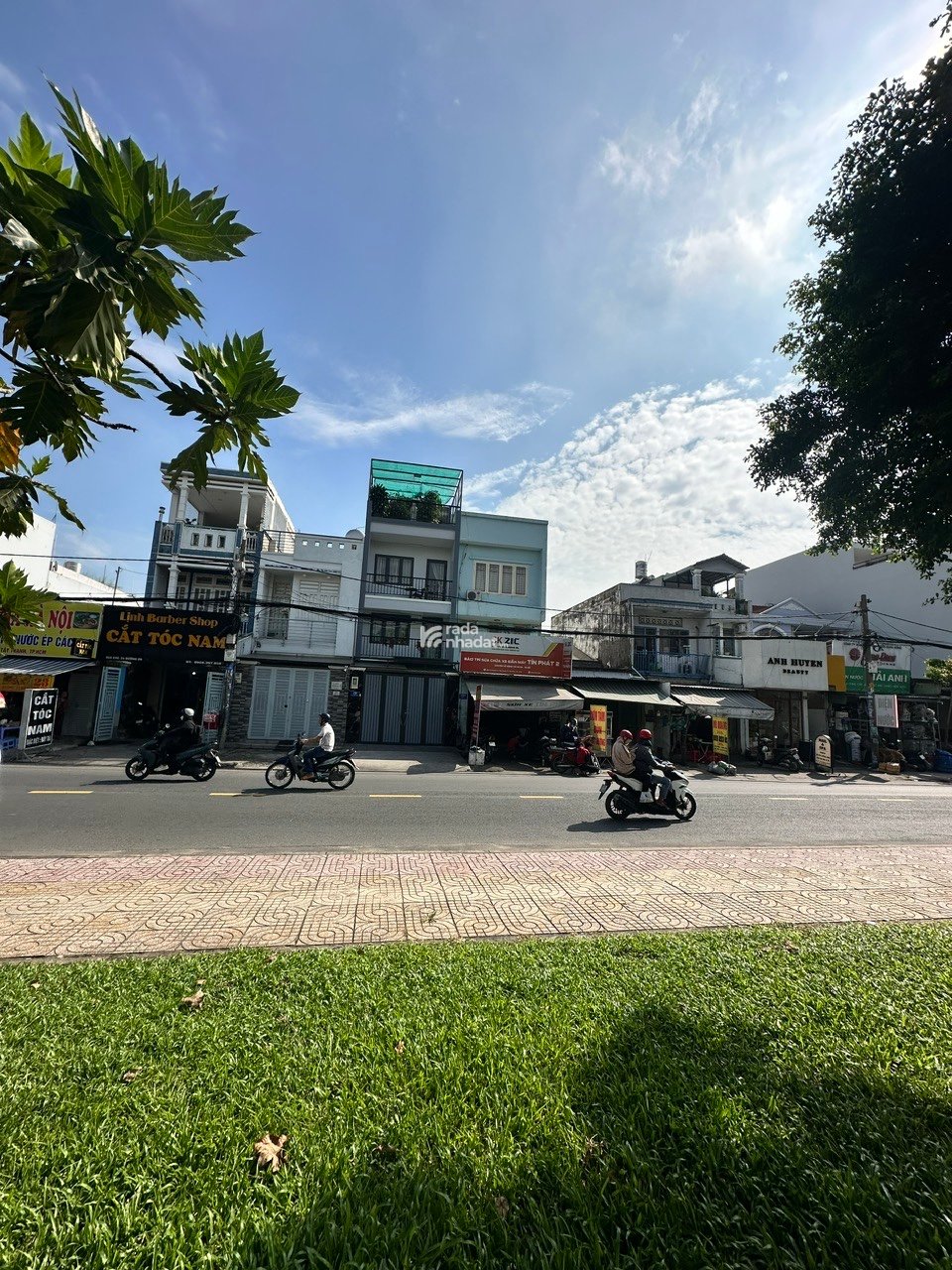 15 tỷ . NHÀ 3 TẦNG  MẶT TIỀN KINH DOANH , CHẾ LAN VIÊN , Q. TÂN PHÚ .4 x 20.5m