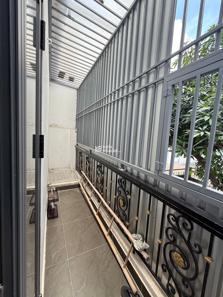 NHÀ 2 TẦNG 3PN  Vào Ở Ngay, SHR Vuông Vức,  Hẻm 1041 Trần Xuân Soạn Gần Him Lam, Giá Chỉ 7,3 Tỷ