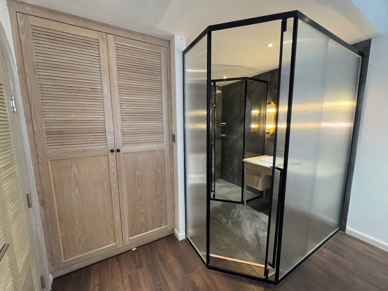 CHO THUÊ CĂN HỘ 1PN - VINHOMES GOLDEN RIVER , SÔNG BITEXCO 