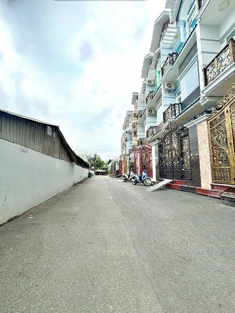 BÁN GẤP TRONG THÁNG 11, CHỦ GIẢM CÒN 7,2 TỶ - 62M2 - 4TẦNG - AN DƯƠNG VƯƠNG - QUẬN 8 - SÁT MẶT TIỀN