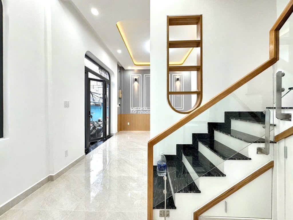 MẶT TIỀN HỤT LÔ GÓC TRẦN QUANG KHẢI - 3 TẦNG BTCT NGANG 4.2M - SỔ A4 - NHỈNH 9 TỶ