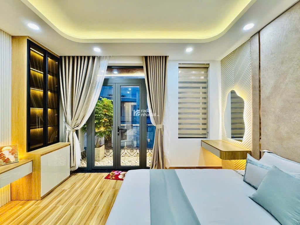 Chỉ 14.9 tỷ có nhà đẹp 6 lầu khu phân lô ngang 4.2m HXT thông Nguyễn Oanh 72m2 tặng T.máy