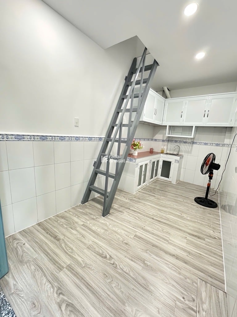 BÁN NHÀ HẬU GIANG 40M2 4 TẦNG FULL NỘI THẤT 1.73 TỶ SÁT CHỢ LỚN