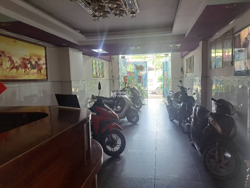 KHÁCH SẠN MẶT TIỀN NGAY LÊ TRỌNG TẤN 120/tr trên tháng
