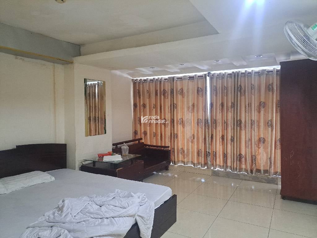 KHÁCH SẠN MẶT TIỀN NGAY LÊ TRỌNG TẤN 120/tr trên tháng